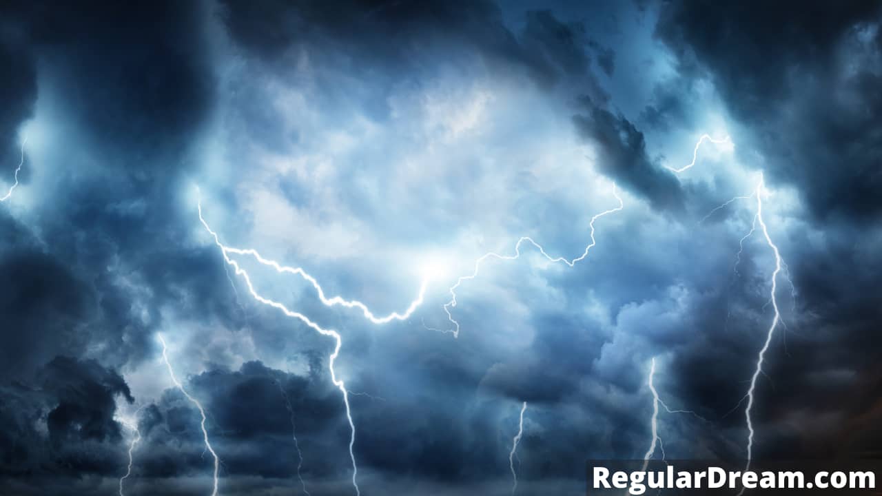 What does it mean to dream about Lightning? Lightning dream symbolism